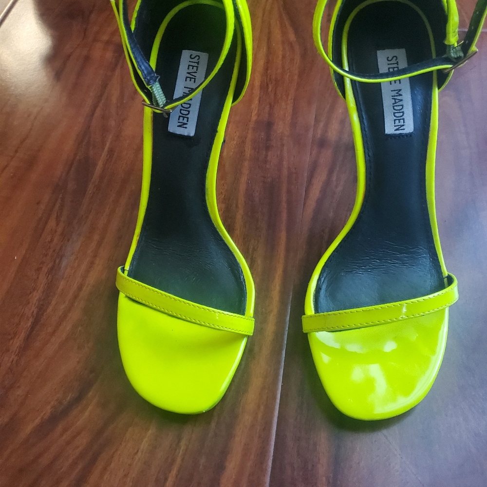 Yellow patent Steve Madden high heels